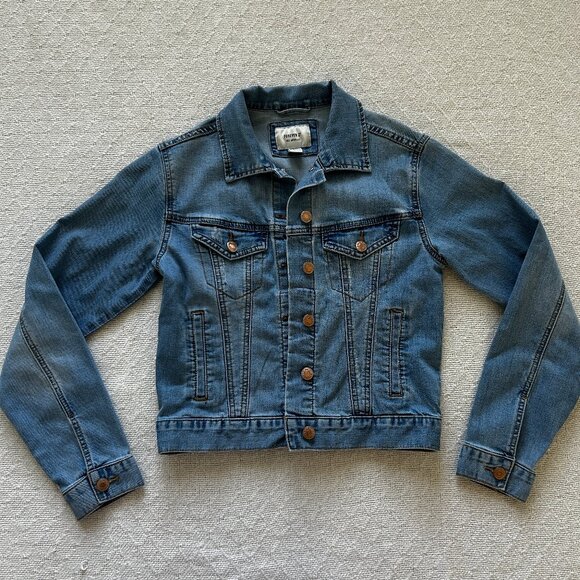 ✨ Cropped Medium Wash Jean Jacket – Size S ✨ - Picture 1 of 4